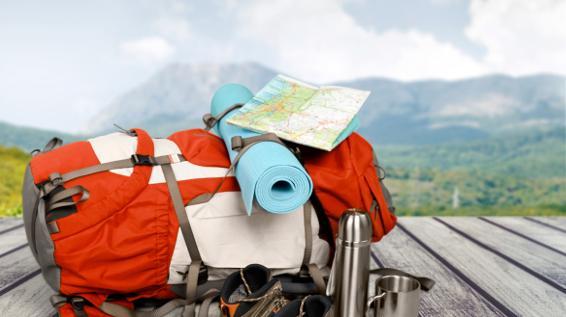 Ausrüstung für den Berg / Bild: istock / artisteer Ausrüstung für den Berg / Bild: istock / artisteer