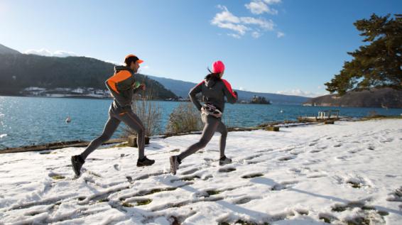 Wintermodus: Die 15 besten Tipps fürs Laufen im Winter / Bild: Salomon / Christopher Sjostrom Wintermodus: Die 15 besten Tipps fürs Laufen im Winter / Bild: Salomon / Christopher Sjostrom