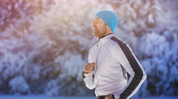 5 Energie-Tricks: So überwindest du die Wintermüdigkeit / Bild: iStock / Halfpoint 5 Energie-Tricks: So überwindest du die Wintermüdigkeit / Bild: iStock / Halfpoint