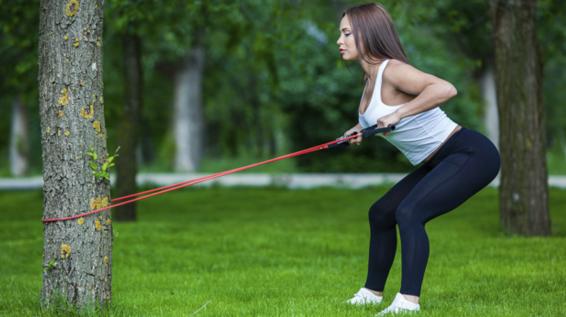 Ab Ins Freie 9 Ubungen Fur Dein Perfektes Workout Ohne Gerate Sportaktiv Com