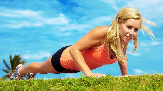 Ab ins Freie: 9 Übungen für dein perfektes Workout ohne Geräte / Bild: iStock / 