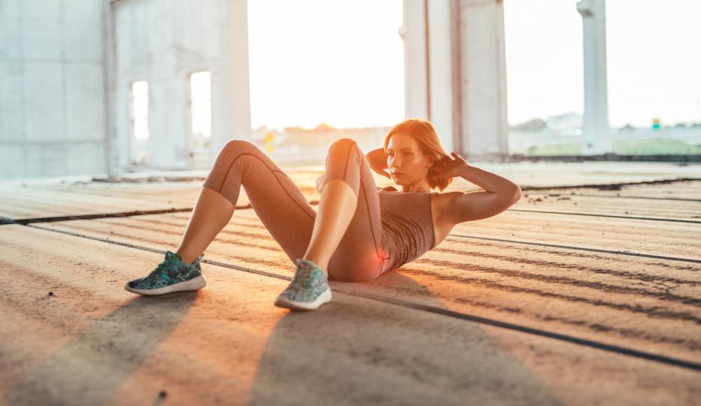 Bauchfett abnehmen: Warum Sit-ups nichts bringen