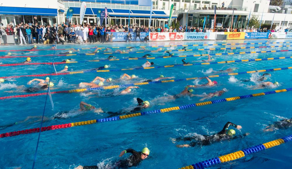 24-Stunden-Schwimmen: Länge um Länge für den guten Zweck