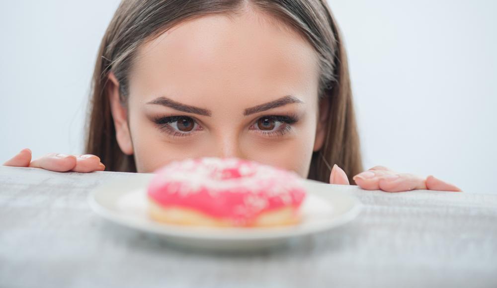 Kampf dem Verlangen! Mit diesen 6 Tricks kannst du Heißhungerattacken vermeiden