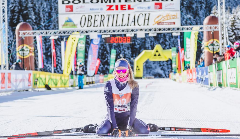 Anna Seebacher erschöpft im Ziel 