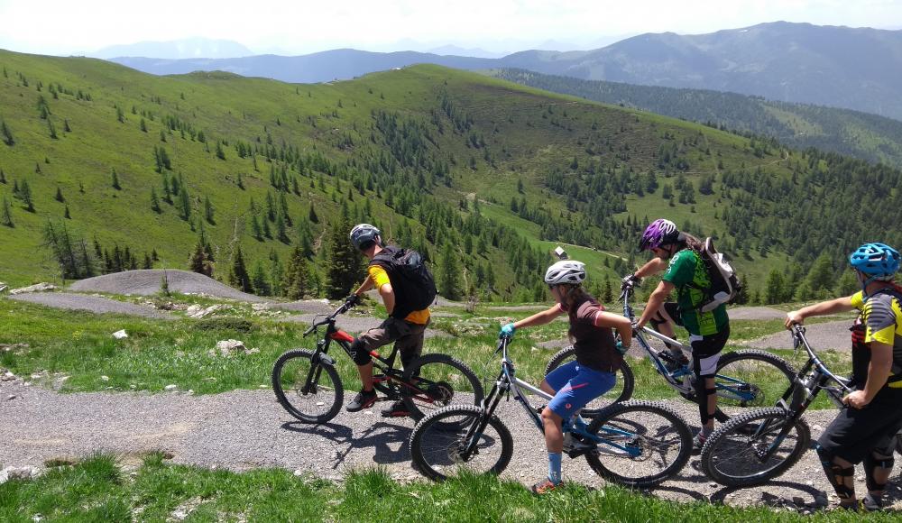 Achterbahn durch die Baustelle: SPORTaktiv testet den (künftig) längsten Flowtrail Europas!