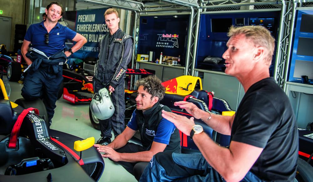 Wir gegen die Stars: im Formel-Rennwagen mit David Coulthard