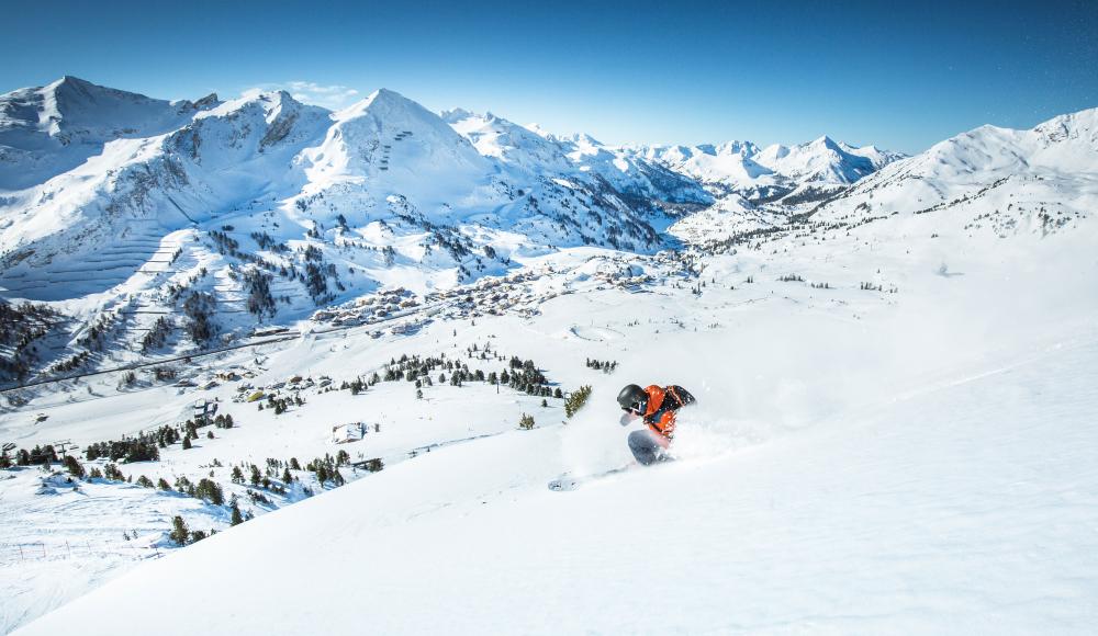 Ab auf die Piste: Wie klassisches Skifahren deine Stimmung in die Höhe treibt