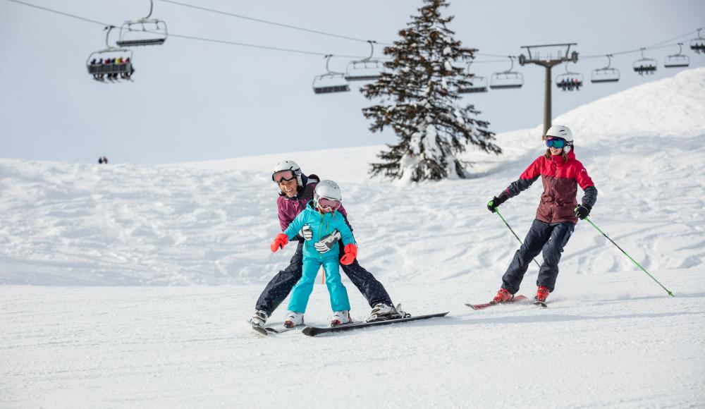 Auf ins Winterwunderland: Mit diesen Tipps wird dein Familienskiurlaub phänomenal