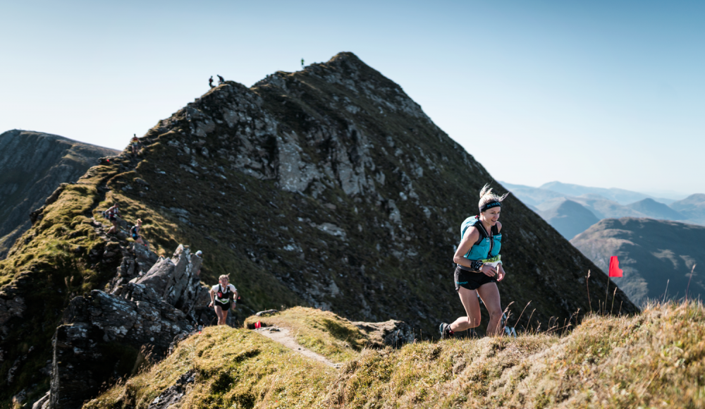 Werde Tester/-in eines Trailrunning-Outfits von Salomon inkl. der Sense Ride 4 Trailrunning-Schuhe