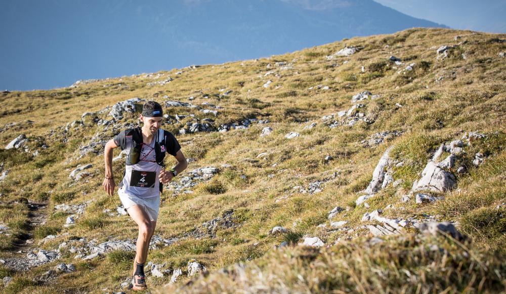 Jakob Herrmann ist in der FKT Serie aktiv – der Trailrunning-Profi und DYNAFIT-Athlet nutzt die Strecken für sein Training