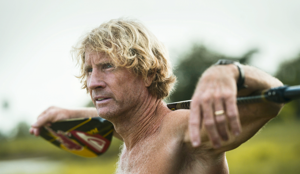 Ozeanriese: Surf-Legende Robby Naish im Interview