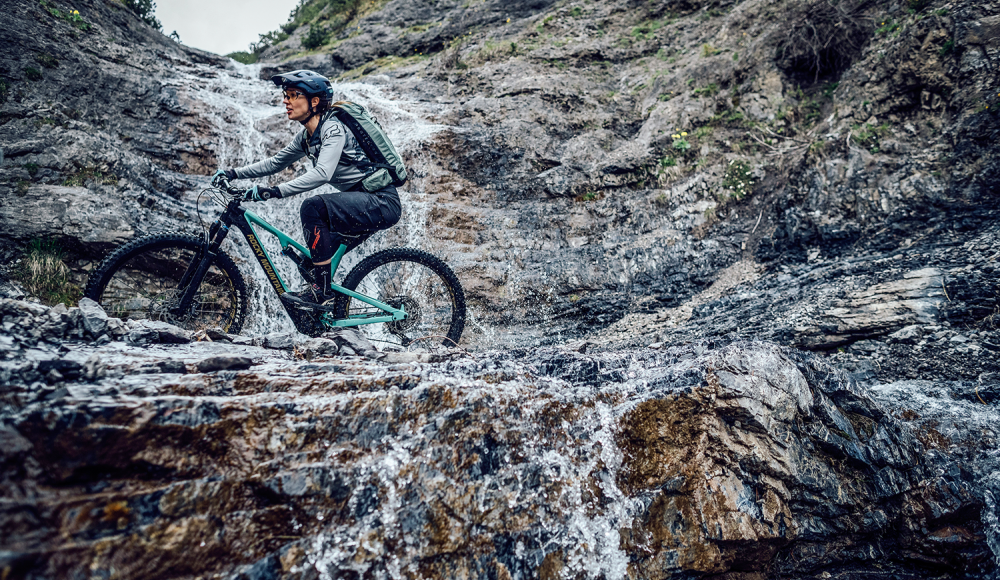 ABUS: Mountainbike Offensive mit mehreren neuen Helmmodellen