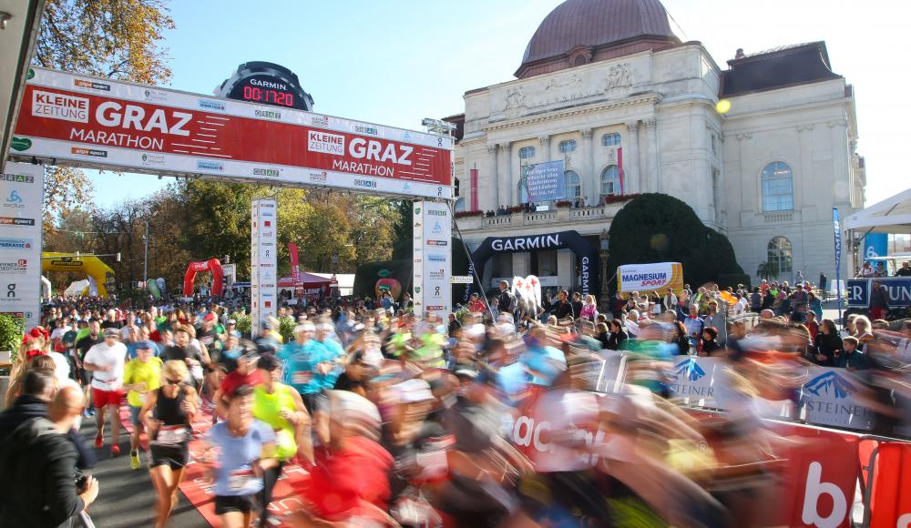 Perfekt getimt ins Ziel beim Graz Marathon mit den SPORTaktiv Pacemakern