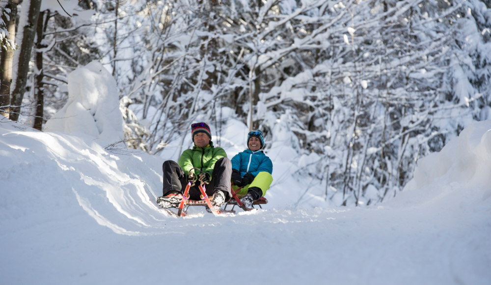 Zauberwelt aus Schnee und Eis: Im bayrischen Inzell aktiv oder entspannt den Winter spüren