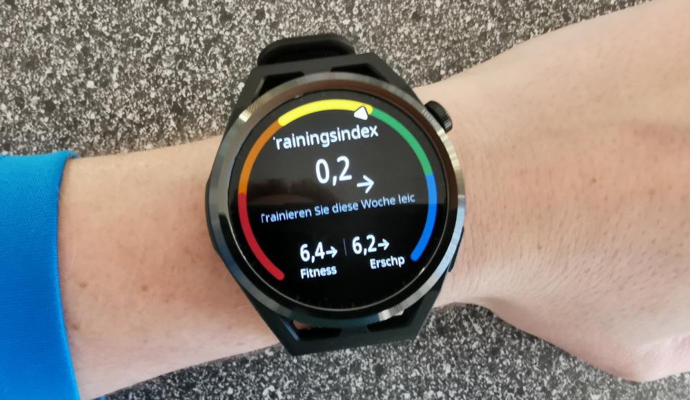 Die neue Huawei Watch GT Runner lässt deine Laufmotivation erblühen