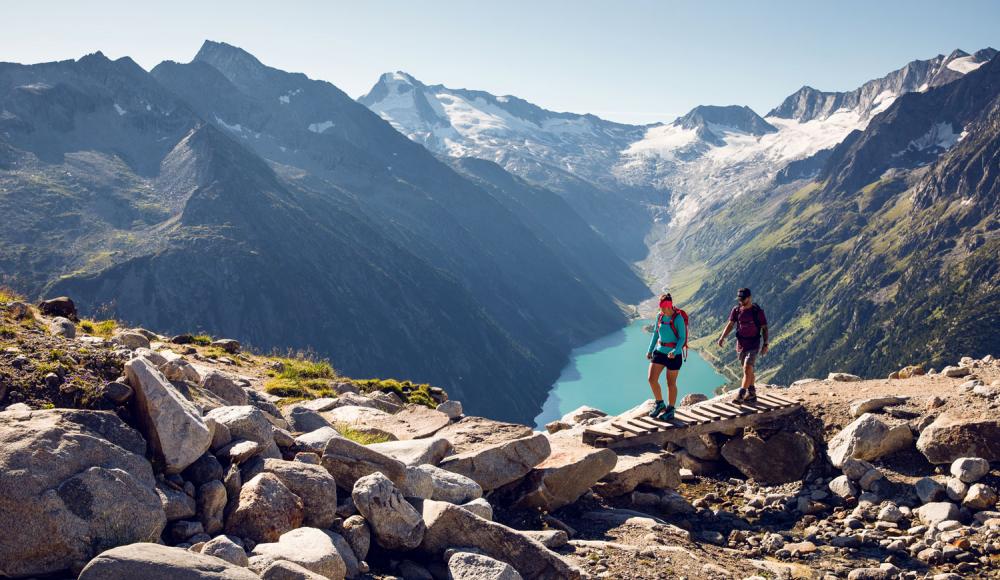 Hoch hinaus: Wie man sich an ambitionierte Bergtouren sicher herantastet