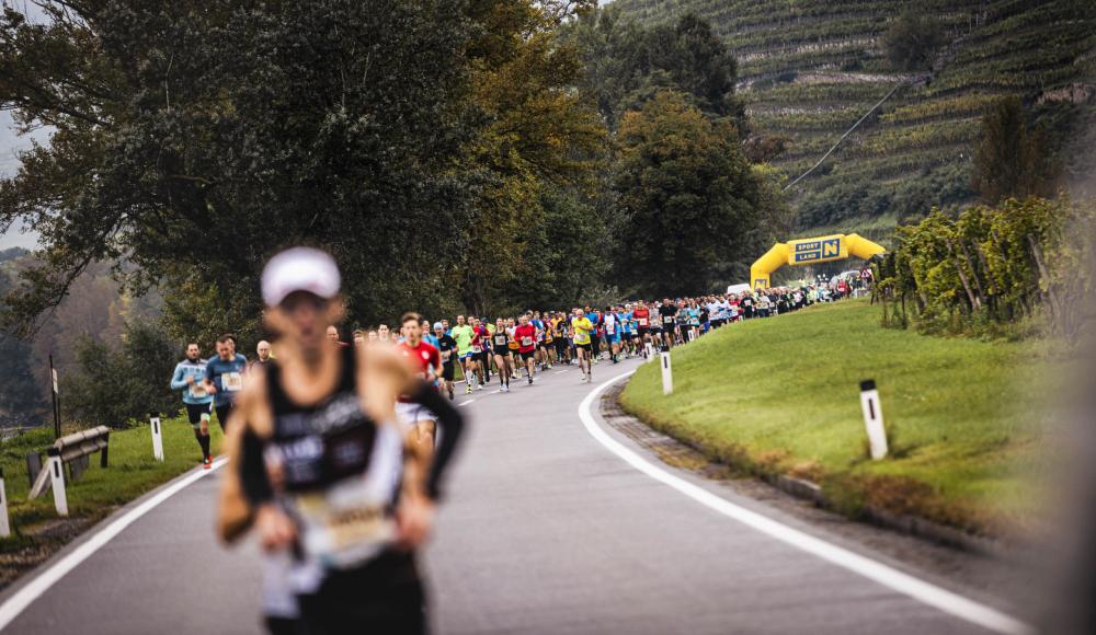 Lief wie am Schnürchen: SPORTaktiv live dabei beim WACHAUmarathon 2022!