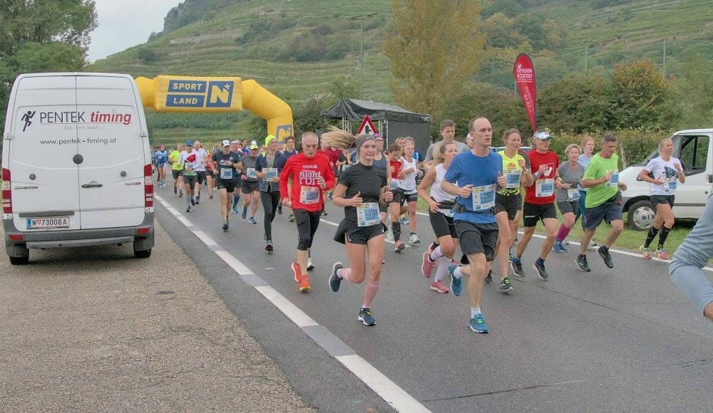 Lief wie am Schnürchen: SPORTaktiv live dabei beim WACHAUmarathon 2022!