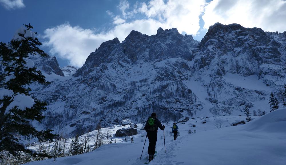 Gipfel der Genüsse: Wegweiser zur schönsten Skitour deines Lebens