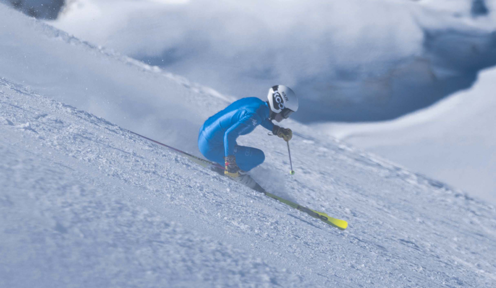 KASK Omega an der Startschranke: Aerodynamik und Schutz im neuen Renn-Skihelm