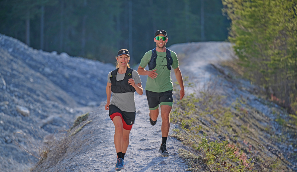 Auf dem Lauf-Steg: Was es zum Laufen außer Schuhen braucht