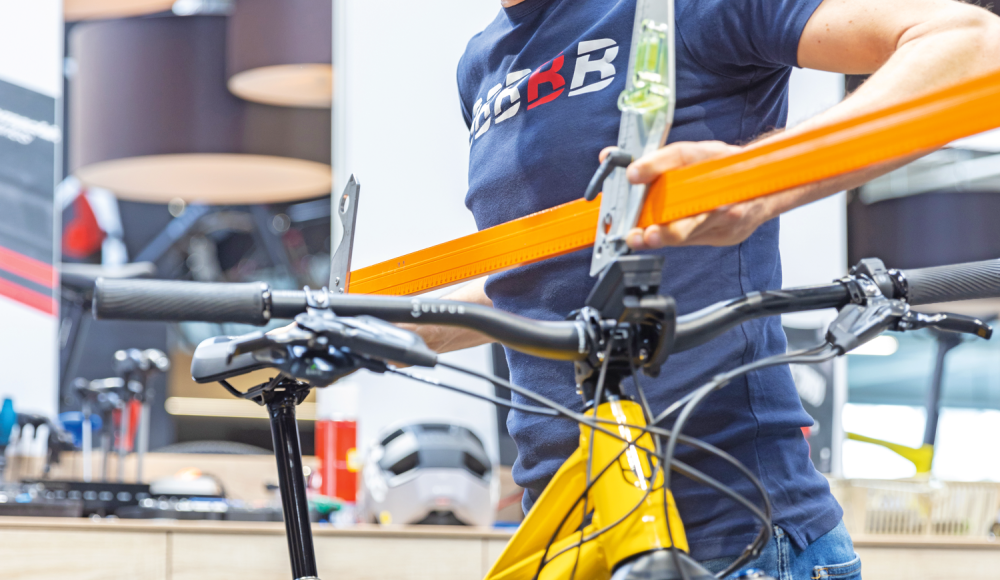 Besuch beim Bikefitter: Radhändler Bernhard Kohl erklärt, wie es sich "richtig" am Bike sitzt