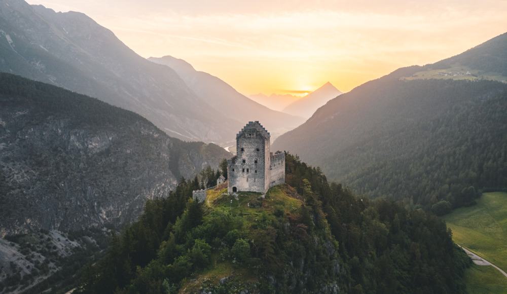 Herrschaftliche Aussichten auf dem Tiroler Burgenweg