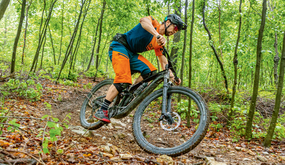 Uphill-Künstler: Fahrtechniktipps für (E-)Bike-Touren auf und zu den Trails