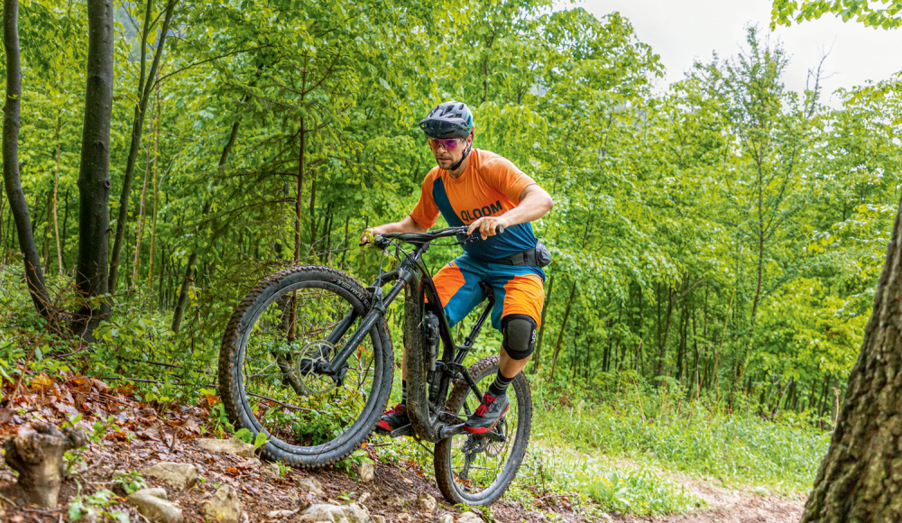 Uphill-Künstler: Fahrtechniktipps für (E-)Bike-Touren auf und zu den Trails
