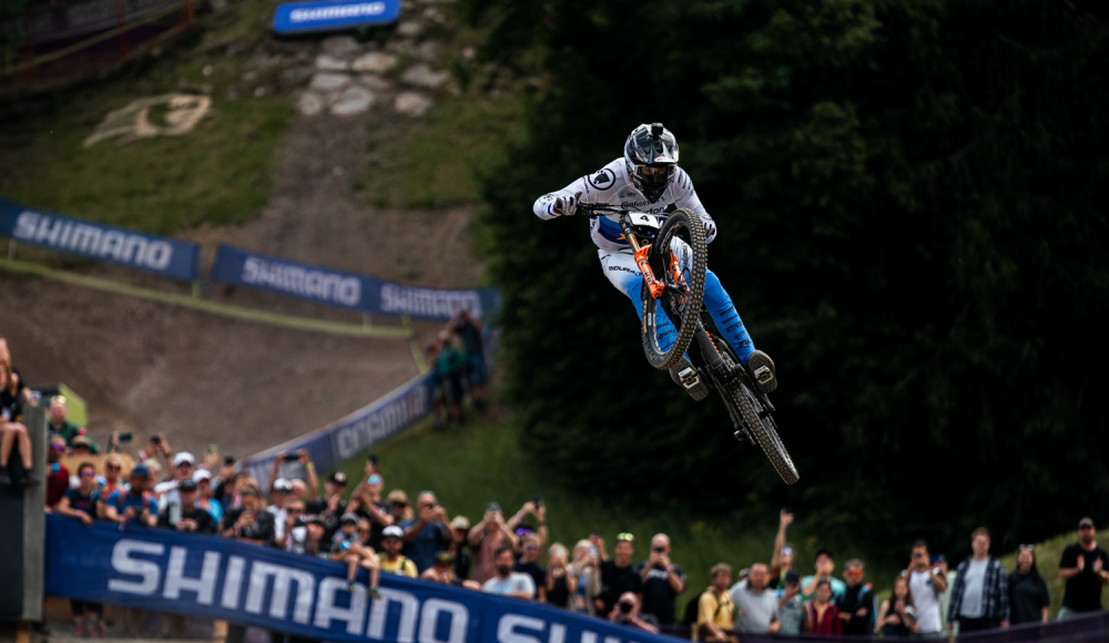 Österreichischer Doppelsieg beim Heimweltcup: Höll und Kolb gewinnen UCI Mountainbike Downhill Weltcup in Leogang 