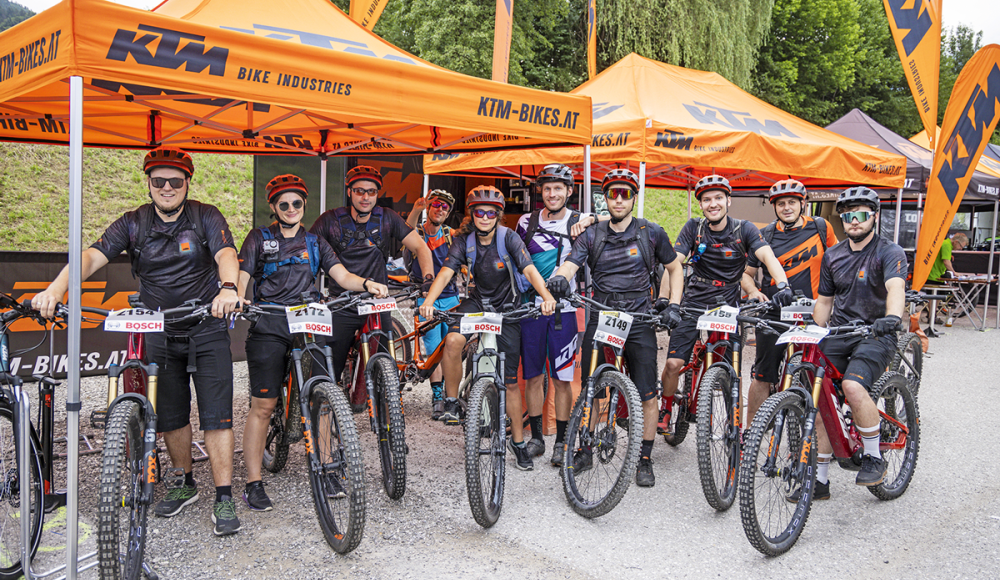 KTM meets Schnitzel: KTM Fahrrad-Team folgte dem Aufruf zur Bosch (e)MTB-Schnitzeljagd!