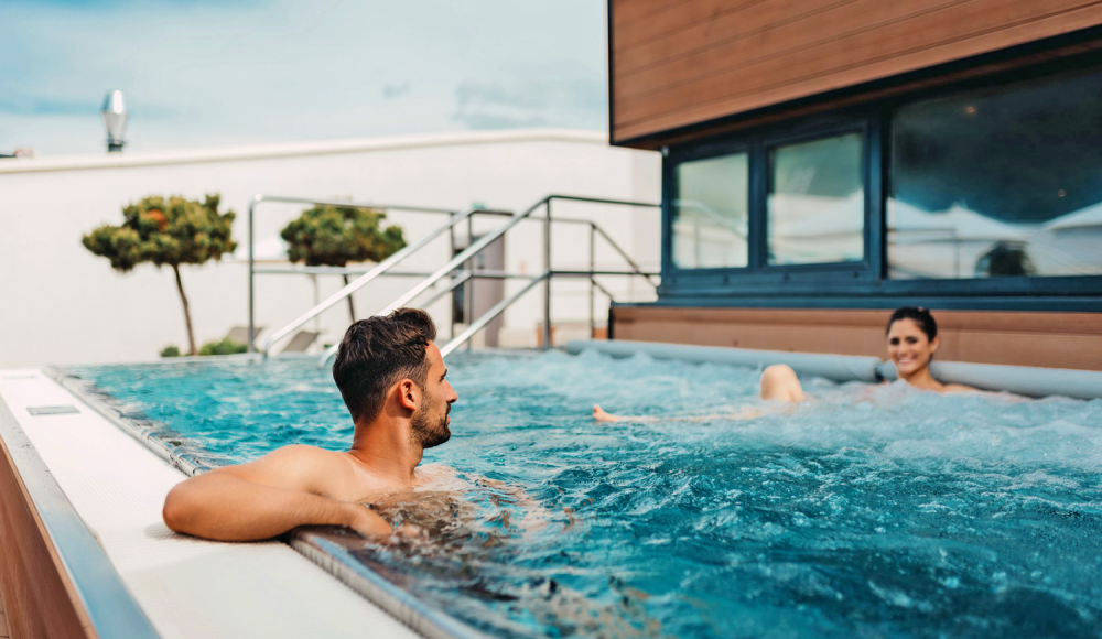 Drei Tage, drei Länder: SPORTaktiv Skitourencamps im Thermenhotel Karawankenhof 2024