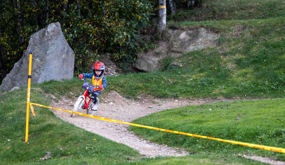 170 Kinder am Start des Mountainbike Rennens in St. Corona am Wechsel