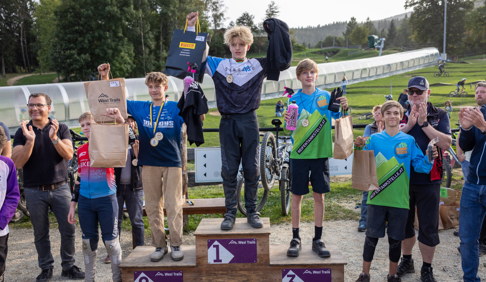 170 Kinder am Start des Mountainbike Rennens in St. Corona am Wechsel