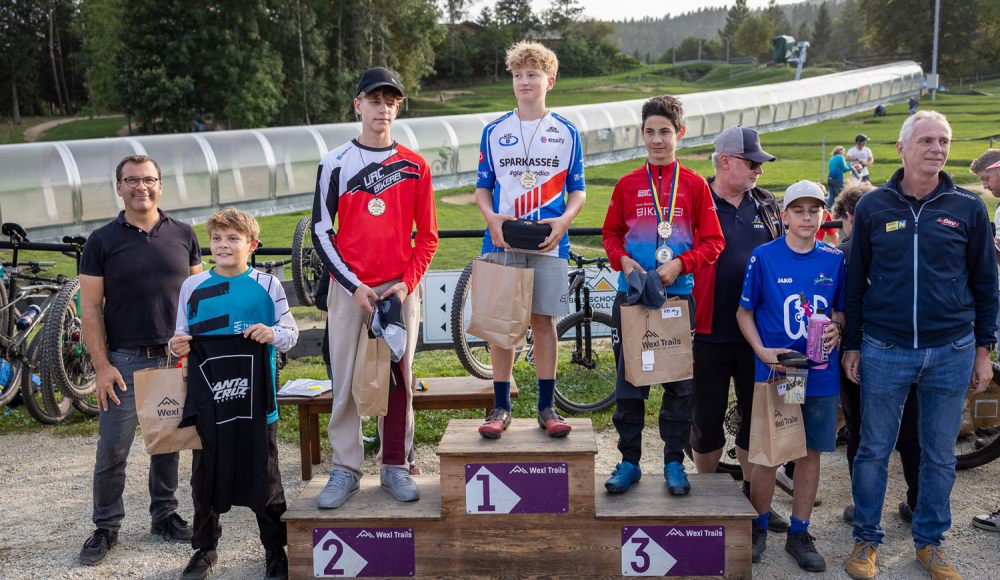 170 Kinder am Start des Mountainbike Rennens in St. Corona am Wechsel