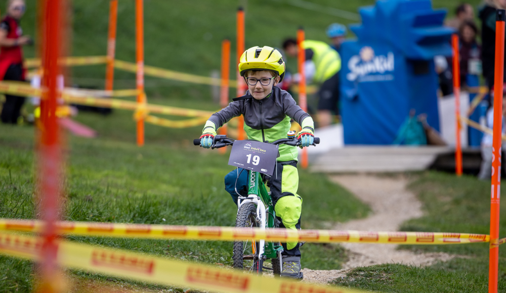 170 Kinder am Start des Mountainbike Rennens in St. Corona am Wechsel