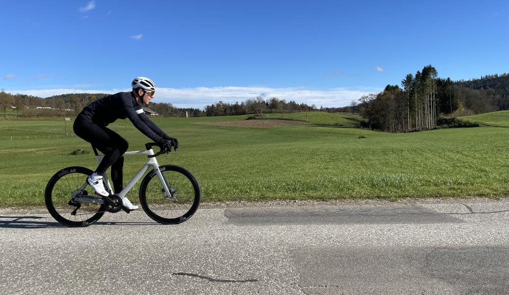 Rakete auf zwei Rädern: das FOCUS IZALCO 9.8 im SPORTaktiv Praxistest