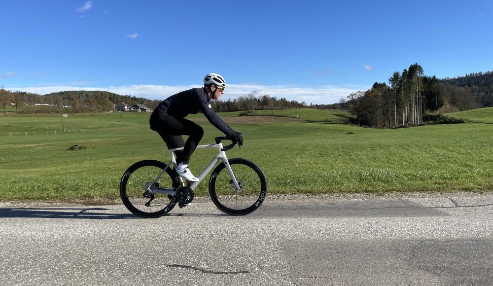 Rakete auf zwei Rädern: das FOCUS IZALCO 9.8 im SPORTaktiv Praxistest