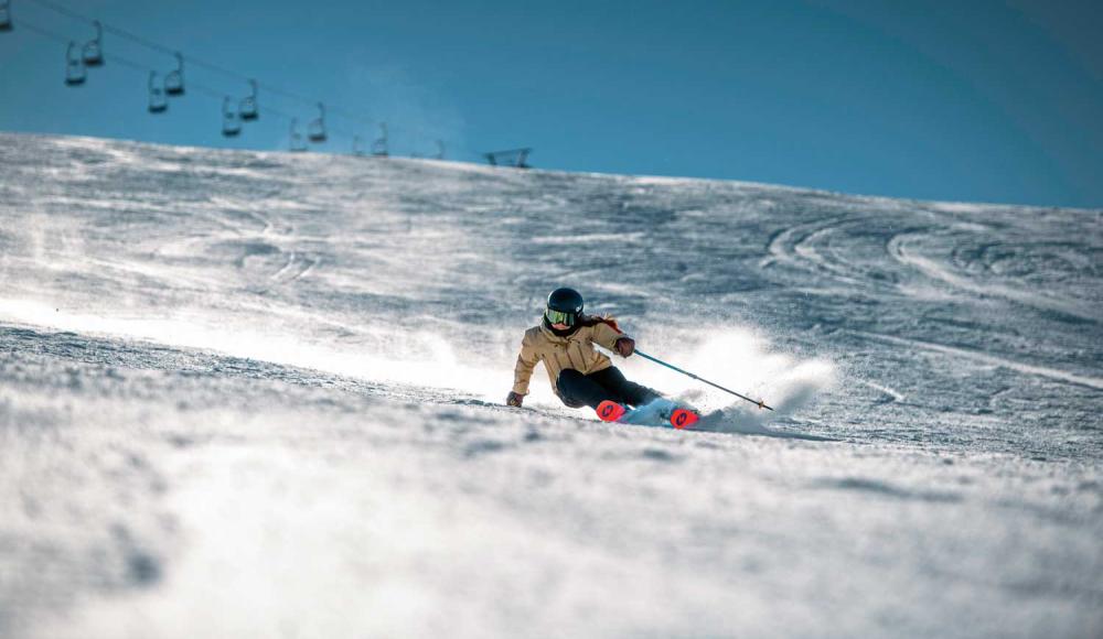 Volle Bandbreite: Was der Skimarkt bietet und wie man im großen Angebot seinen Ski findet