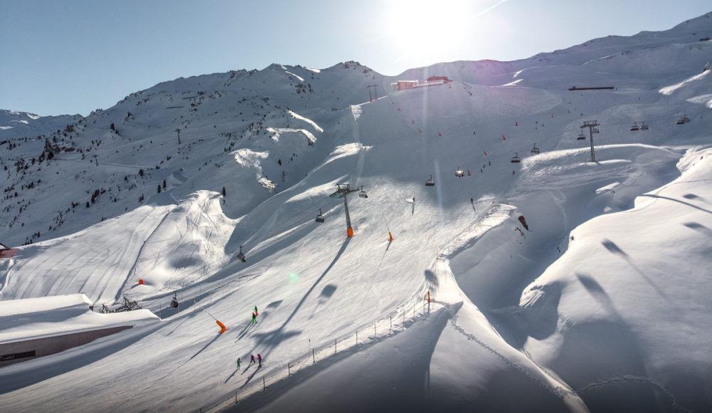 Hochfügen & SPORTaktiv verlosen 100 Stück 1+1 Tagesskipässe für das Skigebiet Hochfügen im Tiroler Zillertal!