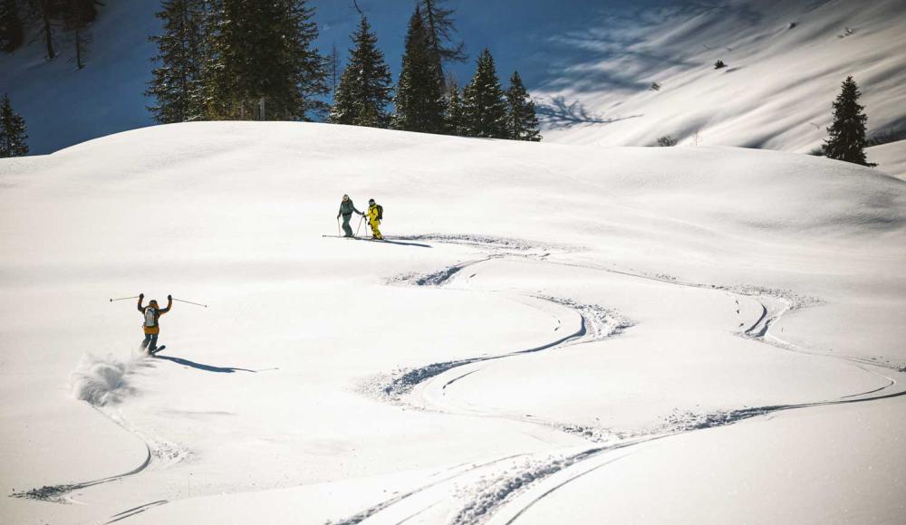 Der Weg ins ­Backcountry: Profi-Tipps für einen gelungenen Einstieg ins Skifahren im freien Gelände