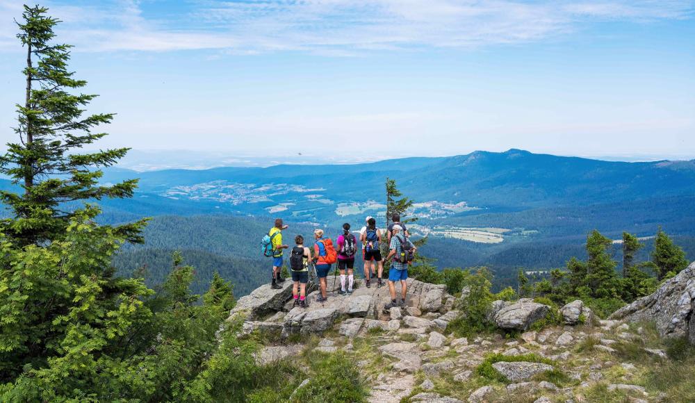 40 Kilometer rund um Bodenmais: Anmeldestart zur diesjährigen „Herausforderung“, dem großen Wanderevent am 13. Juli 2024