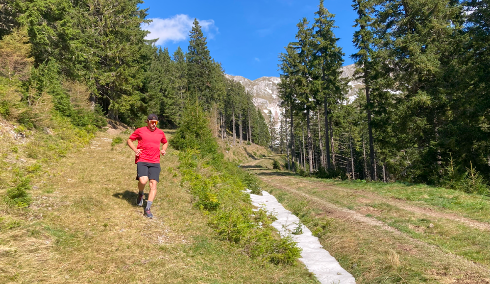 Im SPORTaktiv-Test: Der nachhaltige Salomon Vision Trailrunningschuh im ersten Probelauf