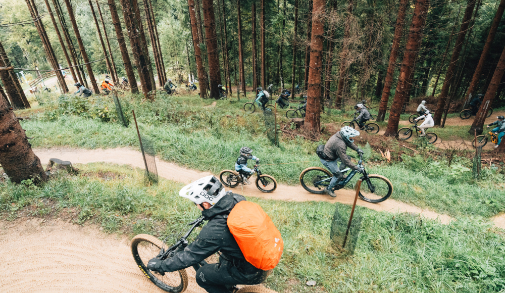 Bucketride Festival 2024: MTB- und Camping-Community trotzt Wind und Wetter am Faaker See