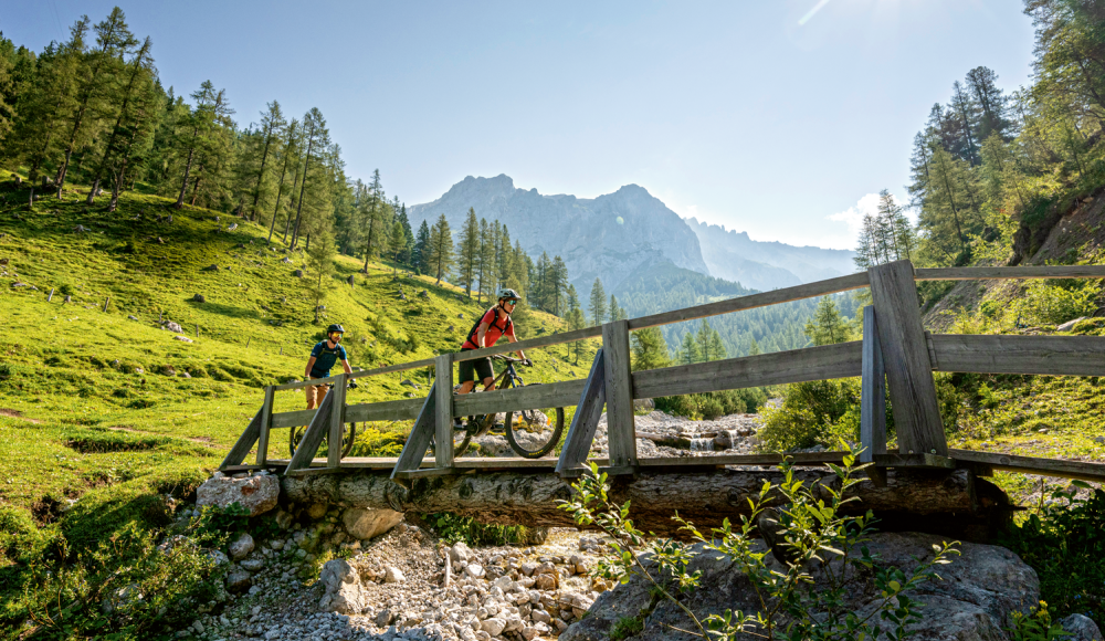 Schlüssel zum Erfolg: Wie digitale Helfer bei der Planung von Biketouren unterstützen