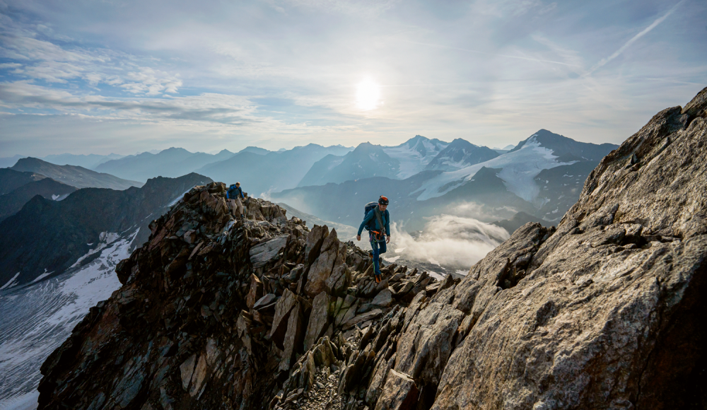 Der Gipfel des Bergsports: Zwischen Euphorie und Gefahren – was man zu Hochtouren wissen muss