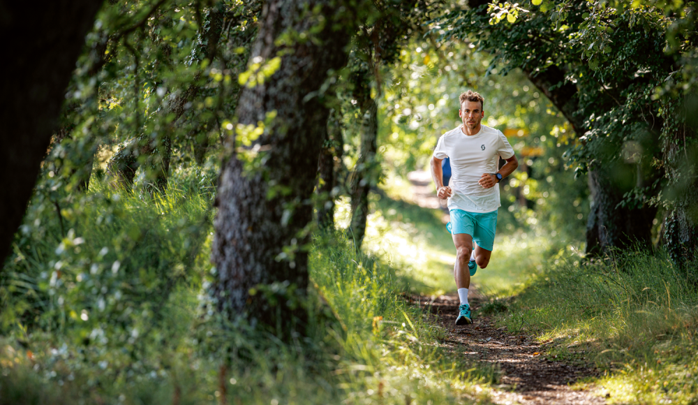 Hightech auf  groben Sohlen: Trailrunningschuhe 2025, im historischen Kontext betrachtet