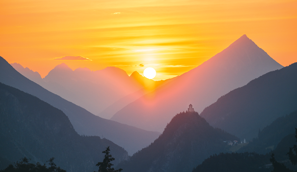 Durch die Geschichte wandern – auf dem Tiroler Burgenweg