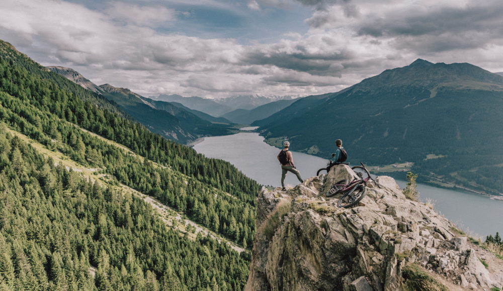 3-Länder Enduro Trails: Wo Landschaft keine Grenzen kennt, und Trails kein Ende